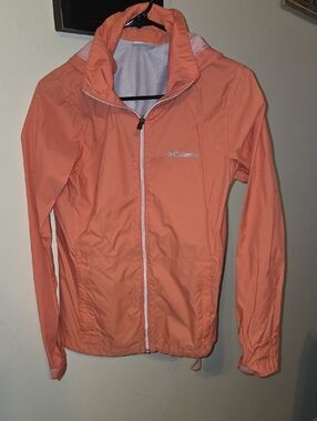 Columbia Coral Peach Lightweight Windbreaker Jacket